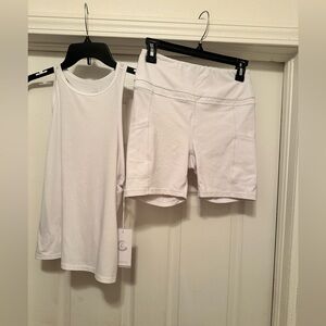 Women’s exercise set medium bottoms and small tank